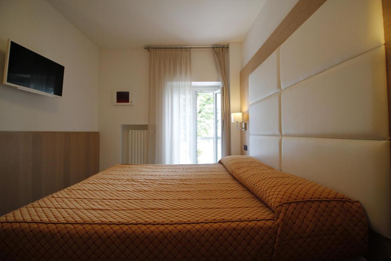 Hotel Europa Desenzano del Garda Esterno foto