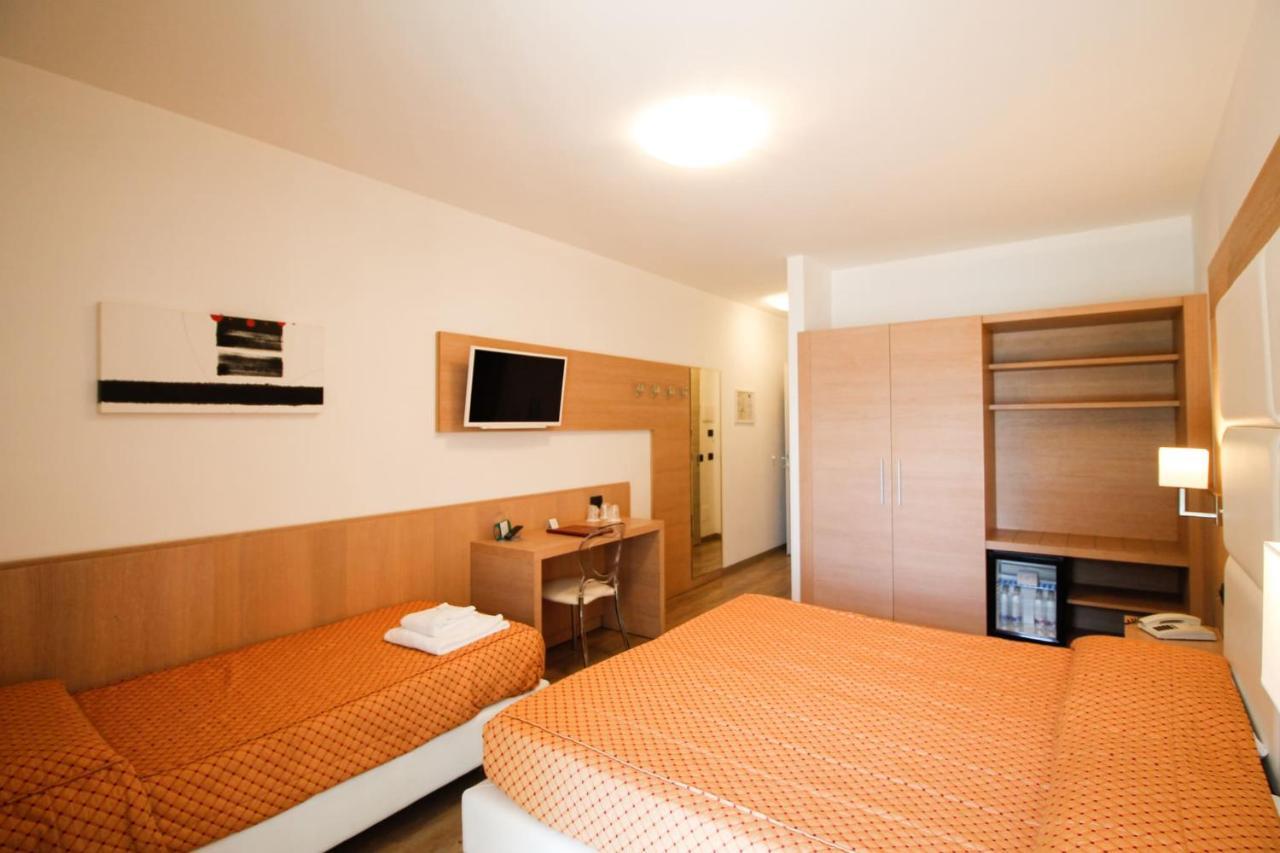 Hotel Europa Desenzano del Garda Esterno foto