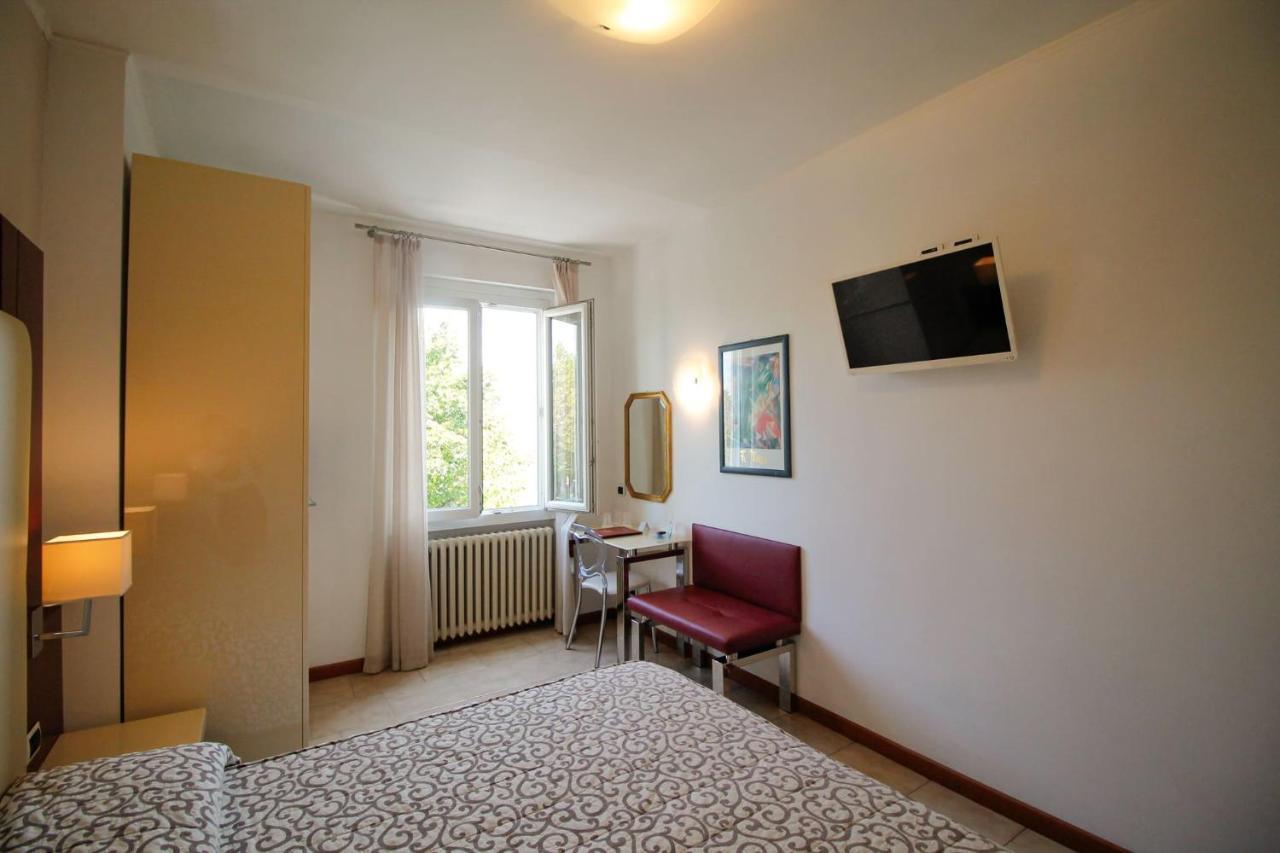 Hotel Europa Desenzano del Garda Esterno foto