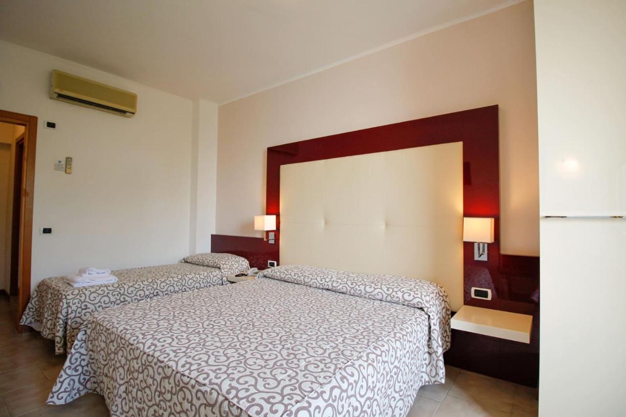 Hotel Europa Desenzano del Garda Esterno foto