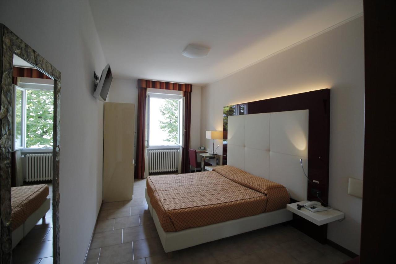 Hotel Europa Desenzano del Garda Esterno foto