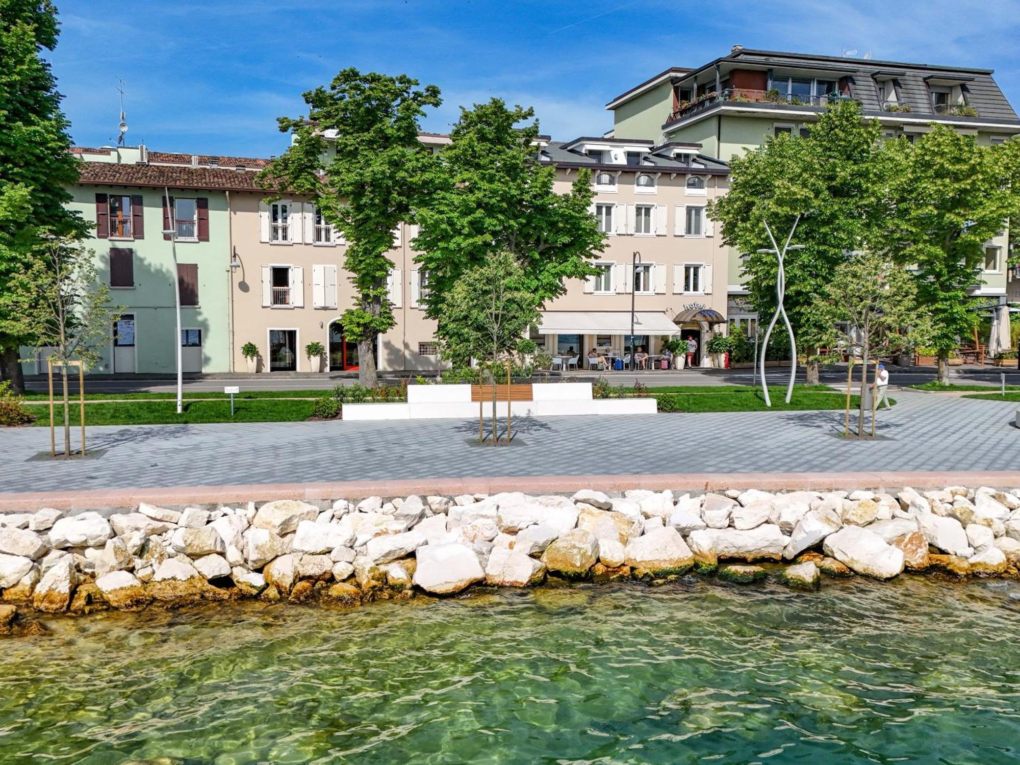 Hotel Europa Desenzano del Garda Esterno foto
