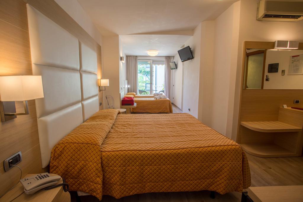 Hotel Europa Desenzano del Garda Esterno foto